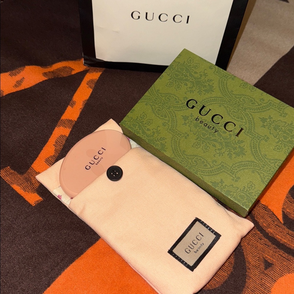 Gucci Beauty Mirror Set - Picture 2 of 10